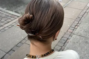 Если ничего не успеваете: стильные экспресс-прически, которые легко повторить самостоятельно