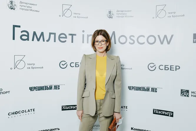 Ольга Слуцкер на премьере спектакля в Театре на Бронной