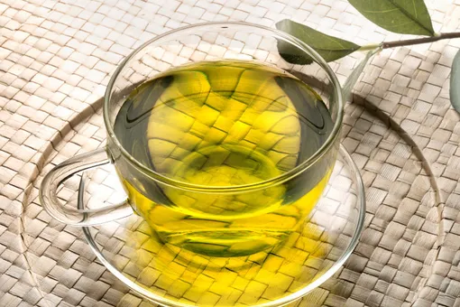Напиток богов: помогает ли зеленый чай похудеть?