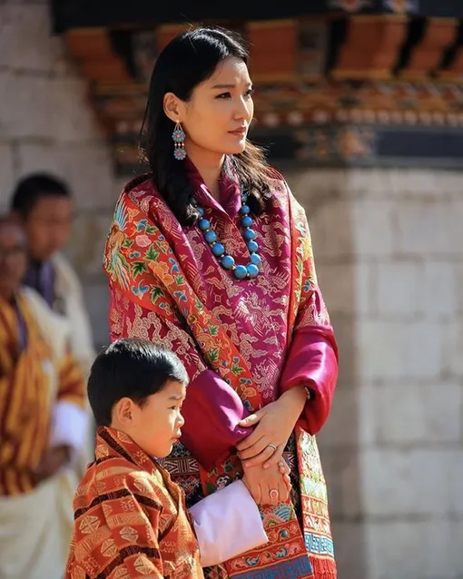 Королева Бутана со старшим сыном