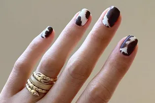 Коровий принт на ногтях — хит осени-2025. И вам стоит к нему присмотреться Коровий принт на ногтях — хит осени-2025. И вам стоит к нему присмотреться