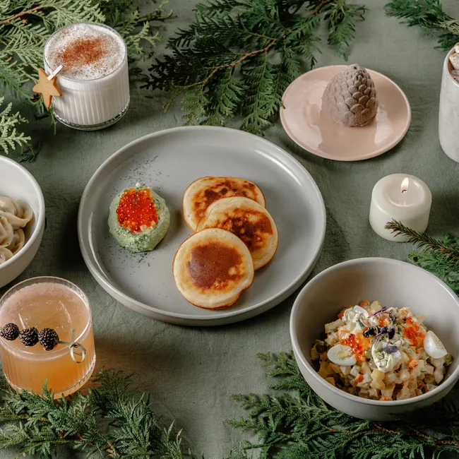 Где забронировать стол на январских праздниках: 8 гастрономических идей