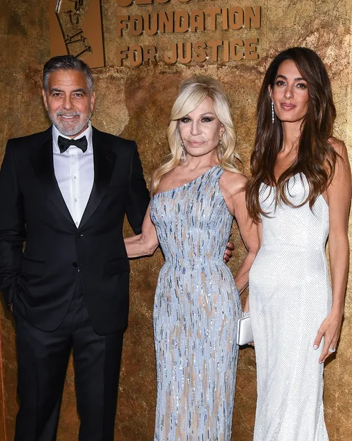 Джордж и Амаль Клуни с Донателлой Версаче