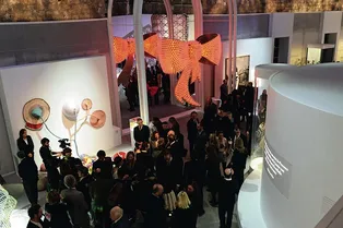 В Париже стартовала выставка Miss Dior!