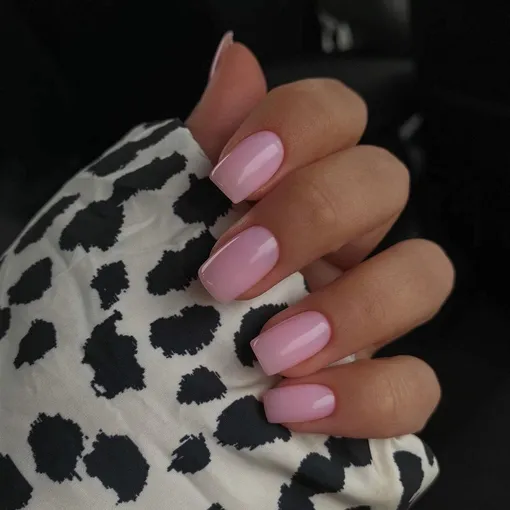 Что такое Bubblegum Nails — и почему это самый модный маникюр весны-2024