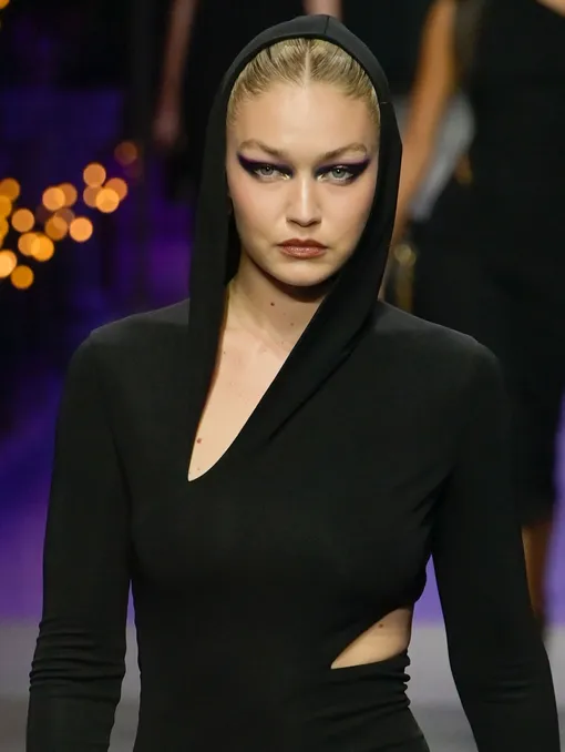 Versace, показ весна-лето 2023