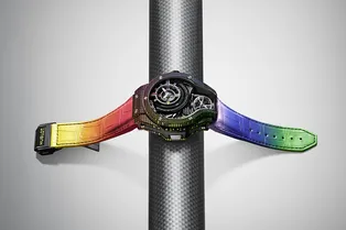 Призма бесконечных оттенков: Hublot представили новую модель с радужным сиянием Призма бесконечных оттенков: Hublot представили новую модель с радужным сиянием
