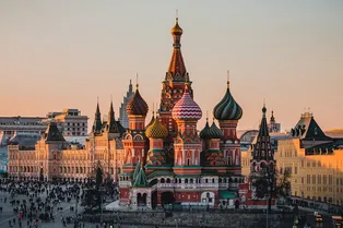 Эта русская традиция приводит иностранцев в восторг: догадаетесь, какая именно?