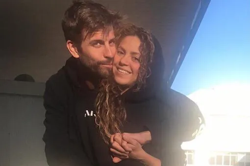 «Объятия на автомойке»: Шакира и Жерар Пике сделали «любовное» селфи «Объятия на автомойке»: Шакира и Жерар Пике сделали «любовное» селфи