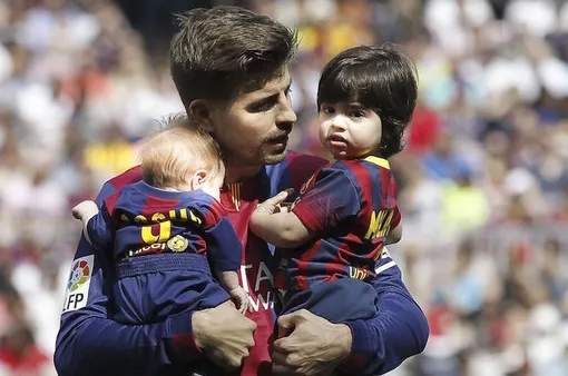 Жерар Пике с детьми Жерар Пике с детьми