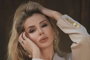 Светлана Лобода впечатлила своей стройностью, надев искрящийся лиф с мини-юбкой Светлана Лобода впечатлила своей стройностью, надев искрящийся лиф с мини-юбкой