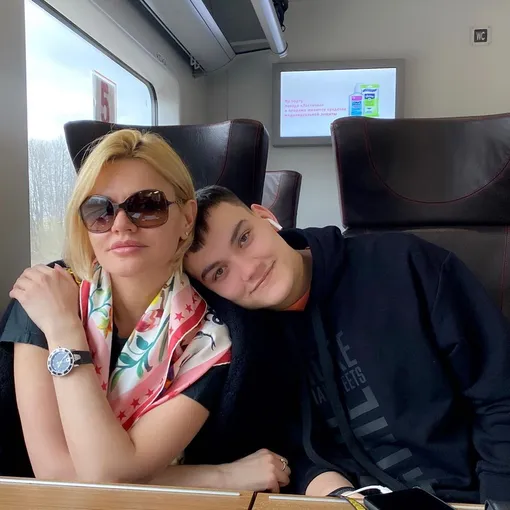Вдова и сын Михаила Круга Вдова и сын Михаила Круга