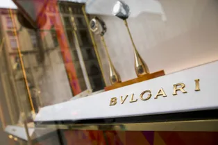 Кольцо Bvlgari с голубым бриллиантом продали за рекордную сумму на аукционе Кольцо Bvlgari с голубым бриллиантом продали за рекордную сумму на аукционе