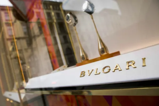 Кольцо Bvlgari с голубым бриллиантом продали за рекордную сумму на аукционе Кольцо Bvlgari с голубым бриллиантом продали за рекордную сумму на аукционе