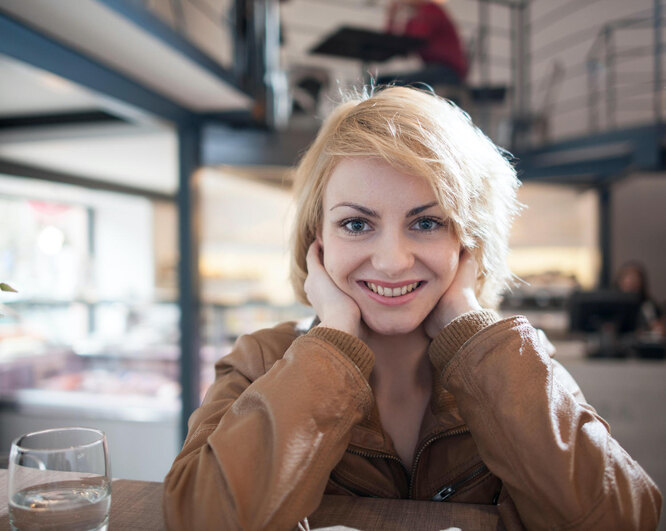 Mal myal luk ser nose nes Киінетін бөлмеде жалаңаш орыс қыздары