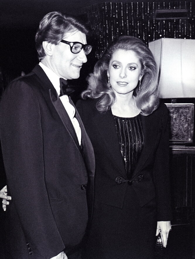 Ив Сен-Лоран и Катрин Денев на вечере в честь 20-летия Дома. 28 января 1982 год