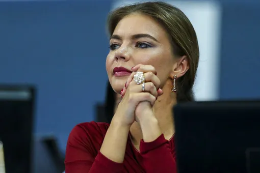 Алина Кабаева в сияющем наряде поддержала Ирину Винер