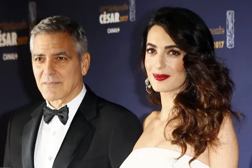 Джордж Клуни выглядит истощенным спустя восемь недель после рождения близнецов