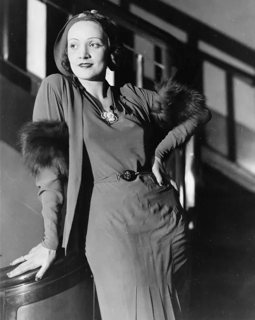 Маникюр в ретро стиле