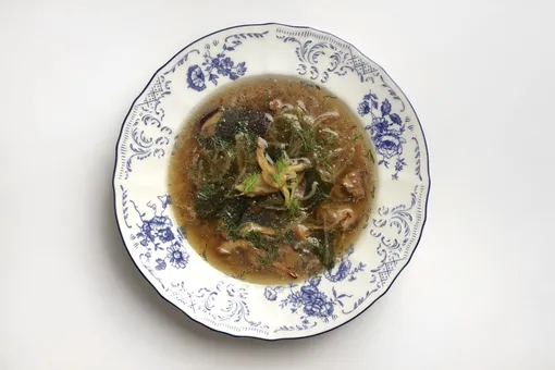 Рецепт грибного супа с водорослями из ресторана Niki