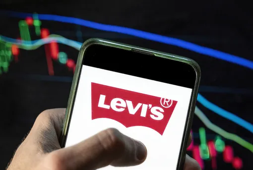 Levi’s прекращает работу в России