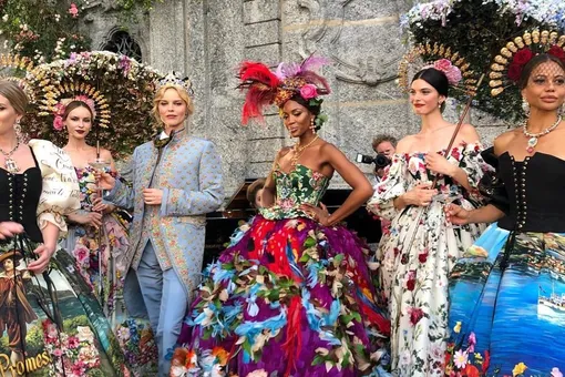 Наоми Кэмпбелл затмила всех на грандиозном празднике Dolce & Gabbana Alta Moda