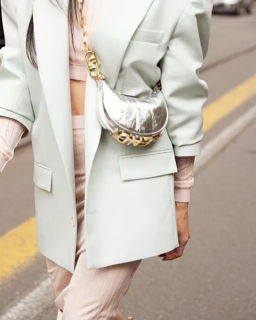 Перламутровая сумка — самый модный аксессуар зимы