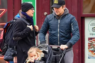 Ми-ми-ми дня: Брэдли Купер на прогулке с 2-летней дочерью Леей Ми-ми-ми дня: Брэдли Купер на прогулке с 2-летней дочерью Леей