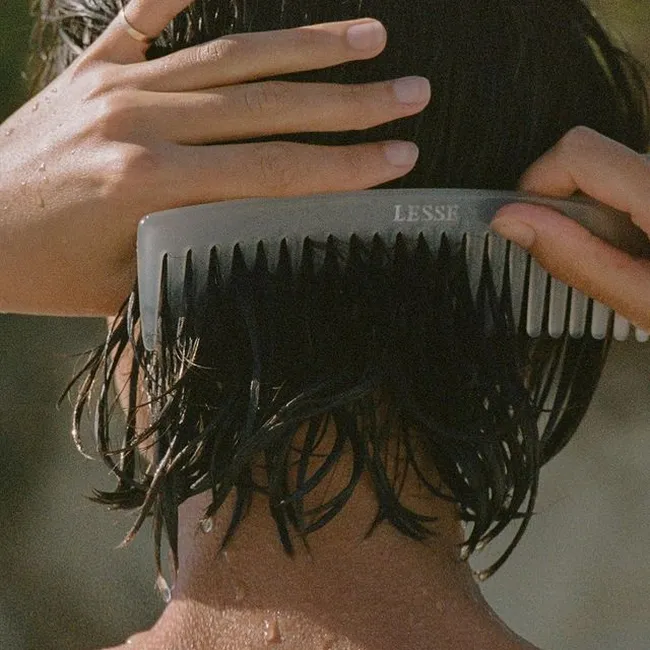 Частые ошибки в уходе за волосами — они ведут к их потере 