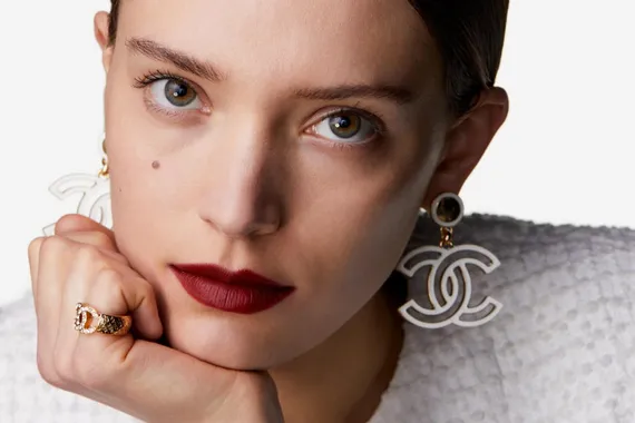 10 модных красных помад для романтичного макияжа на 14 февраля