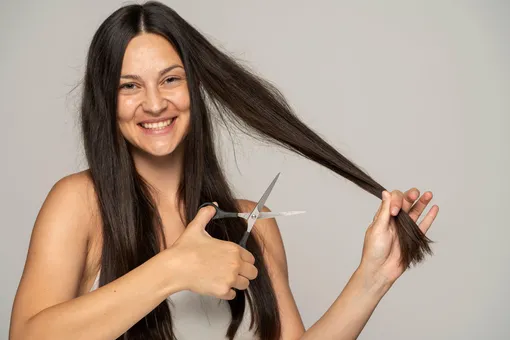 Рекомендуется стричь волосы на 1 сантиметр раз в два месяца