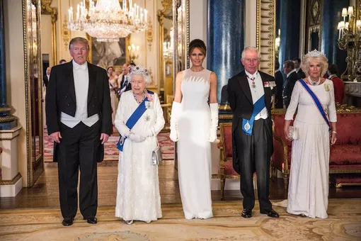 Дональд Трамп, Елизавета II, Мелания Трамп, принц Чарльз и Камилла Паркер-Боулз
