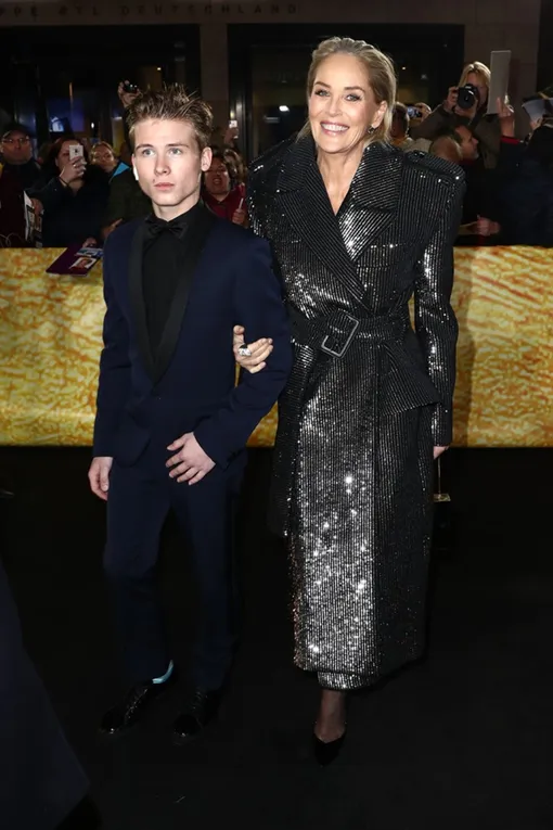 Шэрон Стоун с сыном на церемонии GQ Men of the Year Awards в Берлине Шэрон Стоун с сыном на