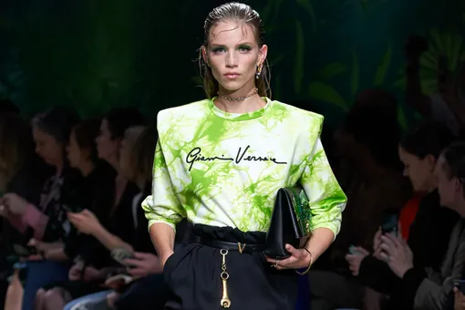 Неделя моды в Милане: викторианская барышня на показе Versace весна-лето 2020