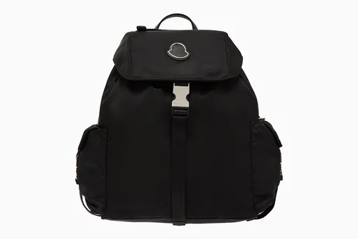 Moncler, 41 800 рублей Moncler, 41 800 рублей