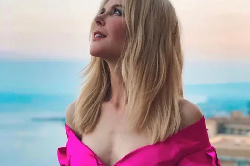 Николь Кидман в платье цвета фуксия стала гостьей кинофестиваля в Венеции