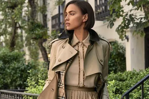 Ирина Шейк примерила бежевый total look Burberry для прохладных летних вечеров