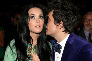 Кэти Перри снова выходит замуж? Кэти Перри снова выходит замуж?