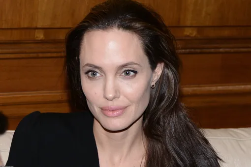СМИ: Анджелина Джоли готовится к появлению седьмого ребенка
