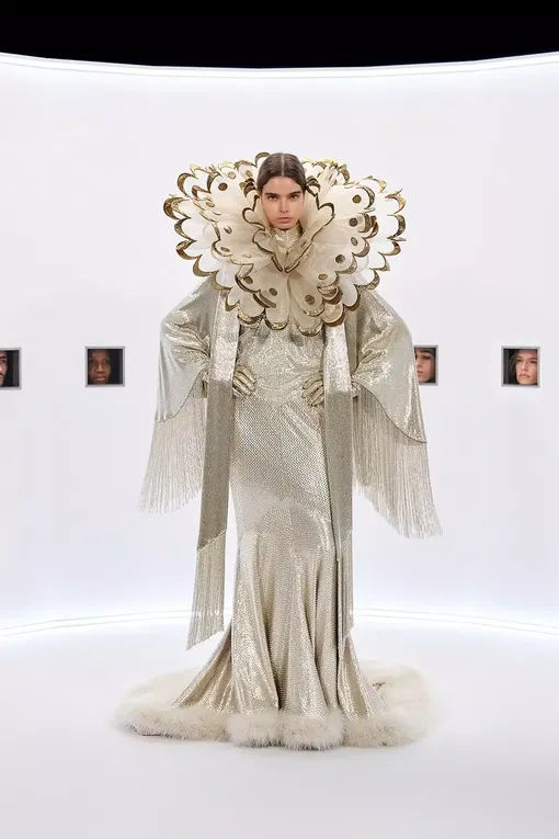 Платья Valentino