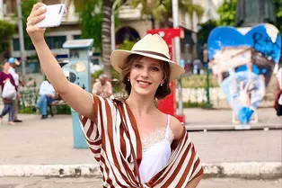 «Выпускница института благородных девиц»: поклонники не могут отвести глаз от нового фото Лизы Арзамасовой