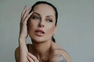 «Сильная женщина не истерит и ничего не доказывает»: Наташа Краснова о своих слабостях, жизни в «суровом» Челябинске и нежелании переезжать в Москву