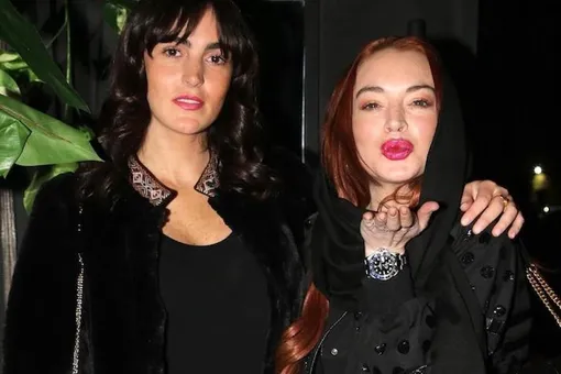 Линдси Лохан погуляла на вечеринке с сестрой в своем клубе на Миконосе