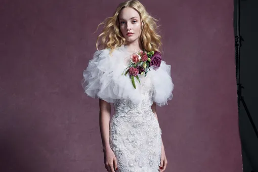 Черная вуаль и море оборок: главные тренды свадебной моды с подиумов Нью-Йорка