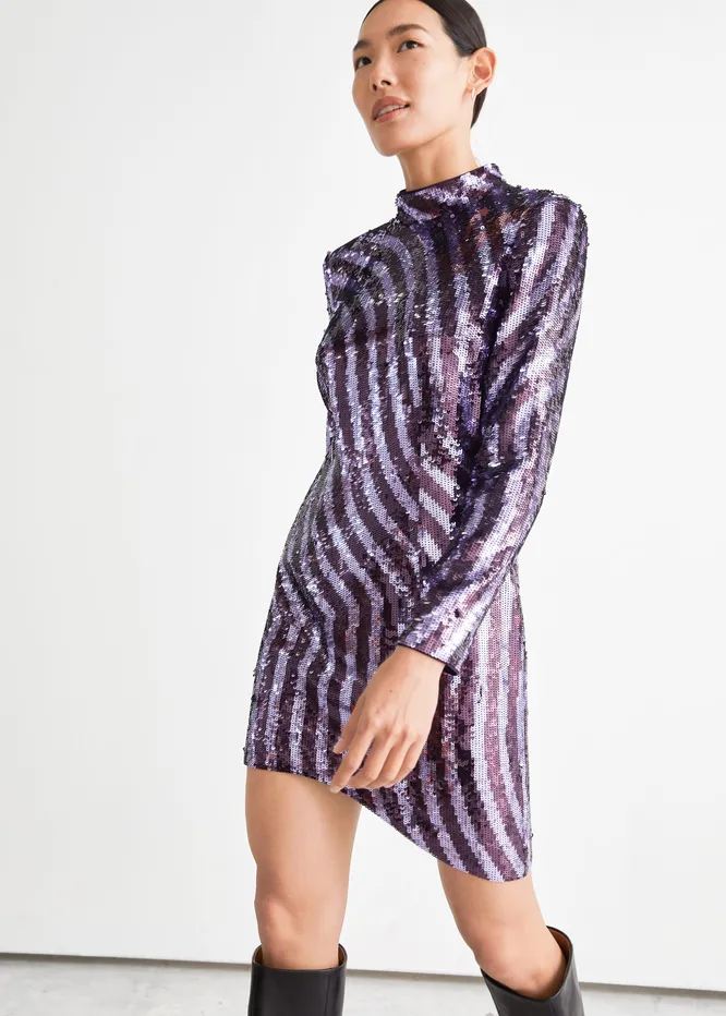 Фиолетовое облегающее мини-платье с пайетками Other Stories, 12 990 руб.