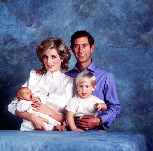 Принцесса Диана с принцем Чарльзом и сыновьями — Уильямом и Гарри