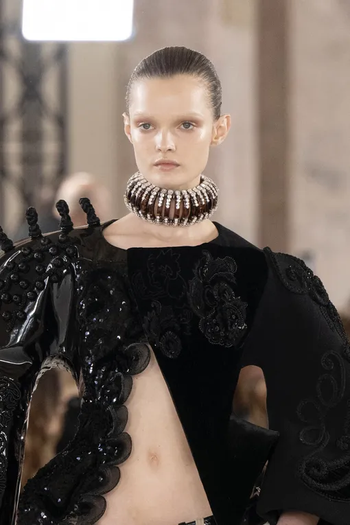 Кутюрная коллекция Schiaparelli, 2024