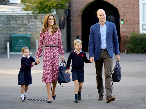 Кейт Миддлтон и принц Уильям со старшими детьми