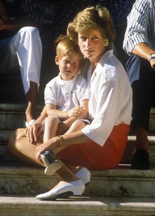 Принц Гарри со своей мамой Дианой