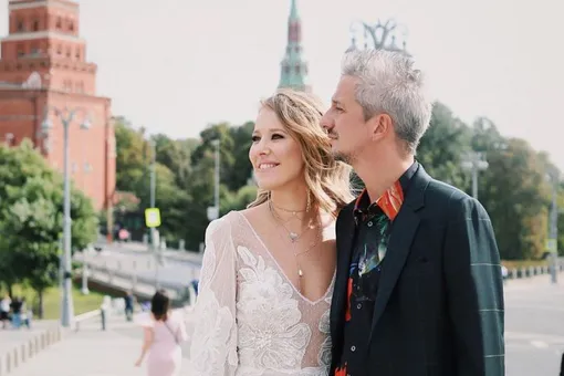 Муж Ксении Собчак опозорил ее свадебными туфлями в Калуге